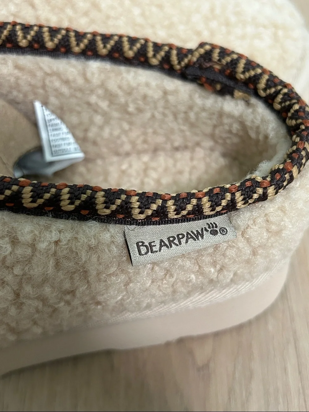 BearPaw Kids Sherpa Slip-On Clog Size 1 Bearpaw Kids Snuggle Martis Cream- New